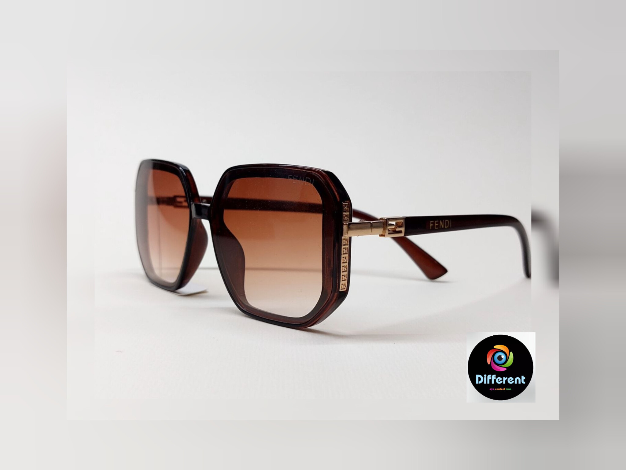 عینک آفتابی زنانه فندی FENDI ( استاندارد UV400)