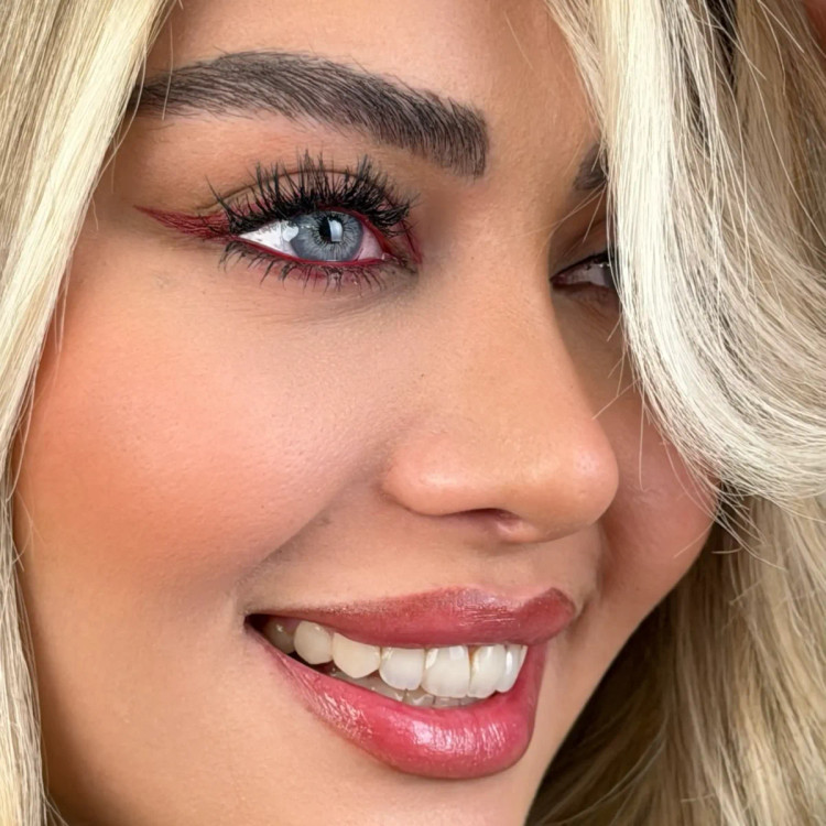 لنز کاتیا اسکای بلو آبی رگه دار