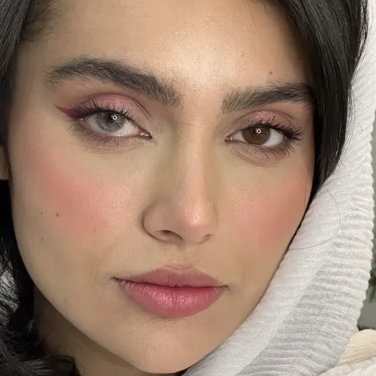 لنز کاتیا وگاس گری طوسی